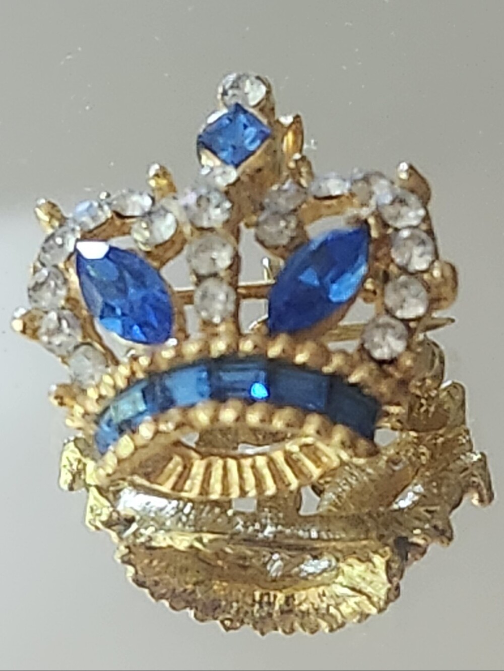 VTG 80s 1.5" Royal Gold  Rhinestones Diamond Queens Crown Blue Sapphire Brooch
